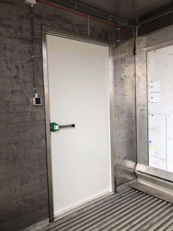 10ft x 8ft 10′ Reefer Container, Used - Image 3